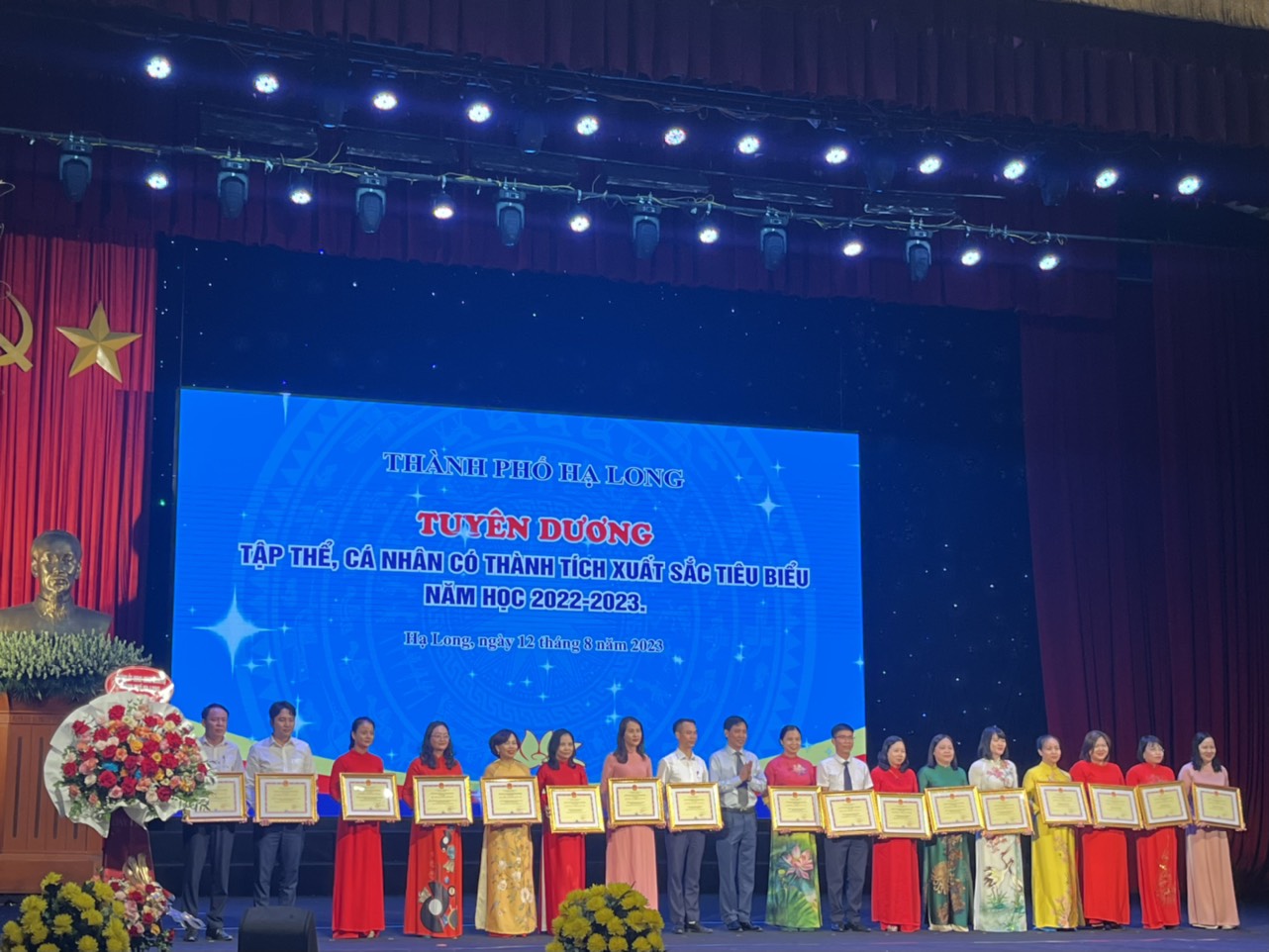 THÀNH PHỐ HẠ LONG TUYÊN DƯƠNG CÁC TẬP THỂ, CÁ NHÂN CÓ THÀNH TÍCH XUẤT SẮC TIÊU BIỂU NĂM HỌC 2022 – 2023